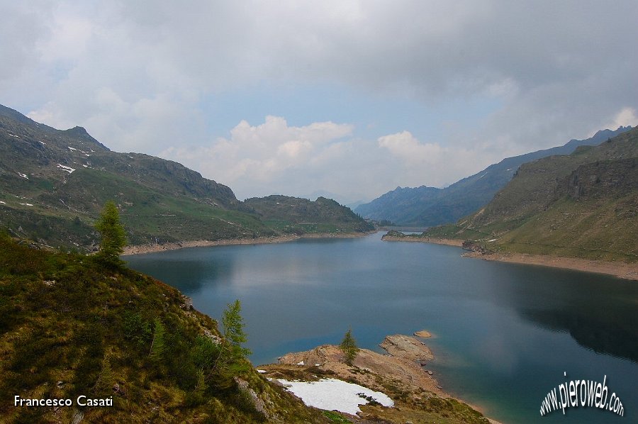 13 Si addensano le nubi sopra ai laghi.jpg